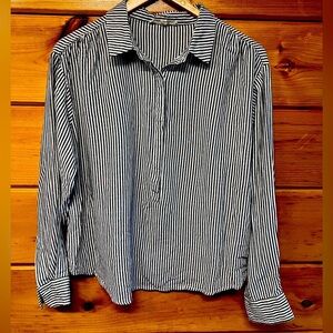 Grade & Gather Medium Half Buttoned Collared Long Sleeve Blouse Cotton Blend